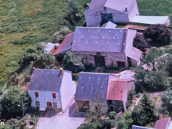 Corps de ferme avec dépendances et terrain