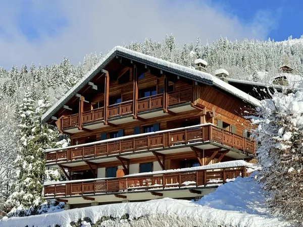 MAGNIFIQUE CHALET - SKIS AUX PIEDS