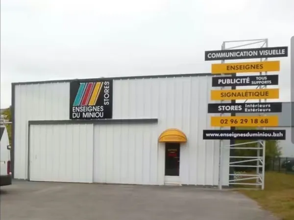 Local d’activité et entrepôt Vente Rostrenen 250m² 160000€