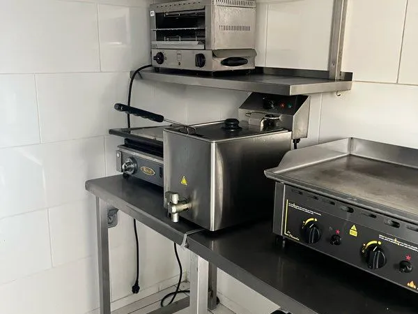 👉 Local commercial équipé restauration rapide - Trélazé