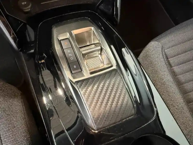 Peugeot 2008 e- 136 style carplay /camera 180 — photo 15