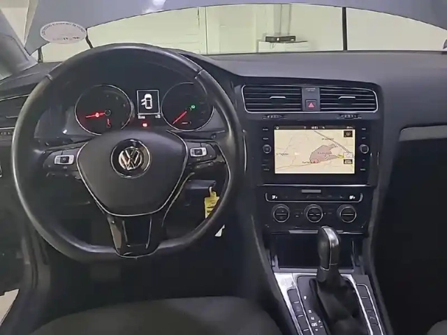 Volkswagen Golf 1.0 tsi 115 dsg7 — photo 8