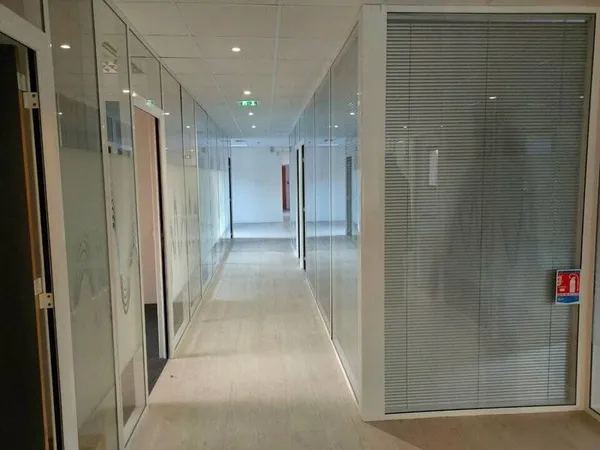 Bureaux 1428 m²