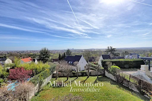 Maison 7 pièces 201 m²