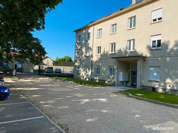 Beau studio dans résidence au calme et verdoyante