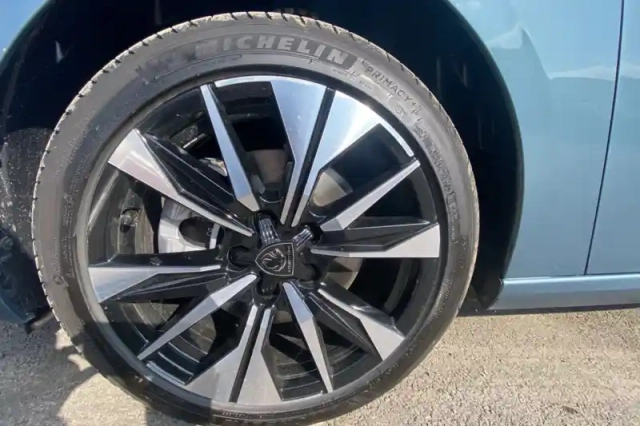 Peugeot 308 sw hybrid 145 e-dcs6 — photo 12
