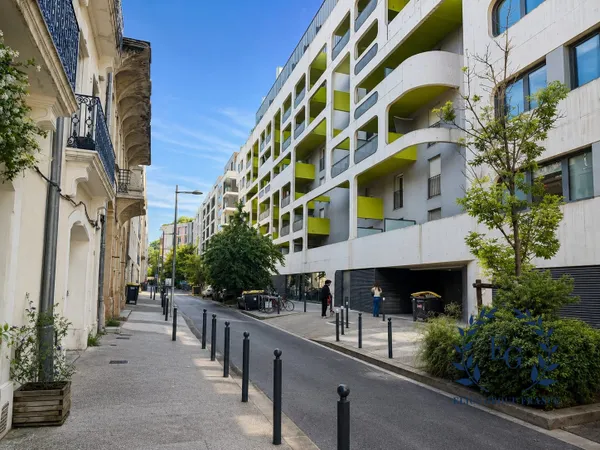 T3 DERNIER ÉTAGE  VUE DÉGAGÉE  ASCENSEUR  PARKING