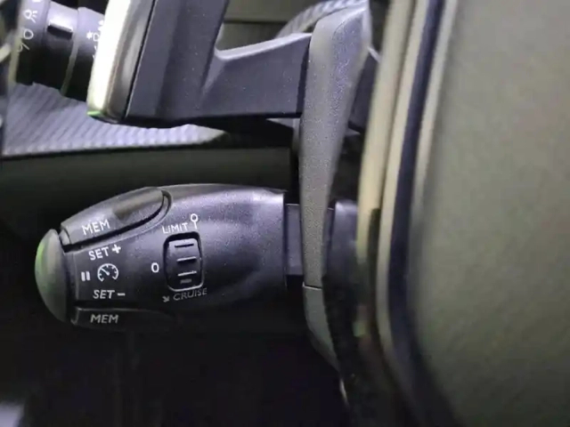 Peugeot 2008 puretech 155 s&amp;s eat8 — photo 27