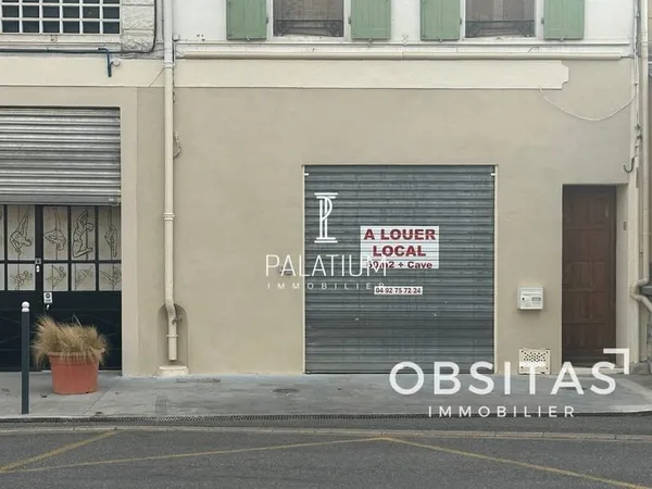 Local commercial 1 pièce 70 m²