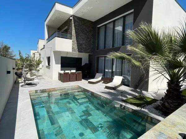 Villa d'architecte 150 m2 4 chambres cascade sans vis à vis