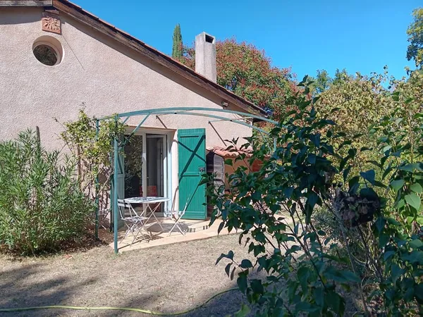 GRAND T2 meublé DANS DOMAINE BALMA 790 Euros CC