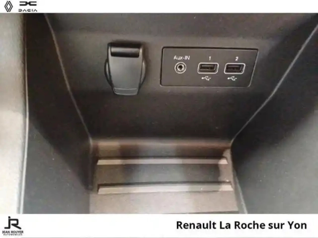 Renault Clio 1.5 blue dci 100ch evolution — photo 15