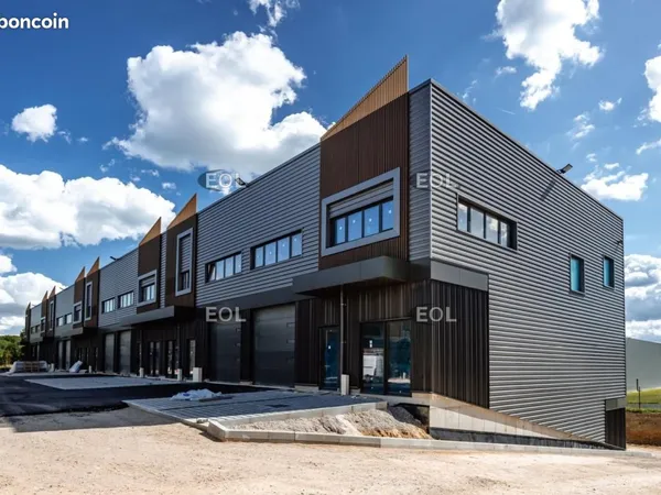 Local bureaux 236 m²