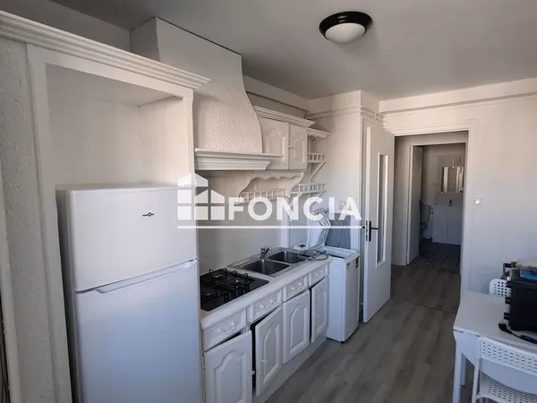 APPARTEMENT de 33,5m2, excellent état, dans une Résidence très bien entretenue, cuisine équipée, vra