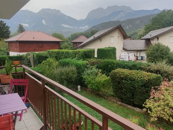 3 pièces 71 M2 Duingt 74410