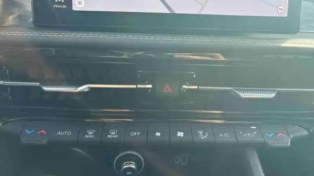 Alfa Romeo Tonale 1.3 hybride rechargeable phev 280ch at6 e-q4 — photo 16