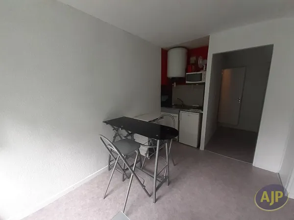 Appartement Saint Nazaire 1 pièce(s) 17 m2
