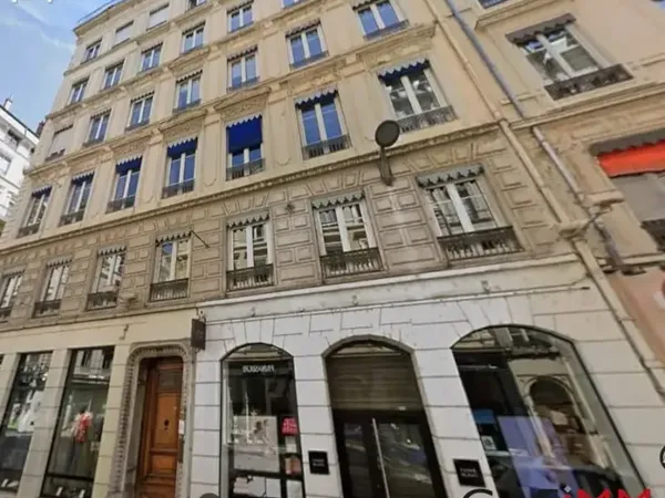 Commerce 64 m²