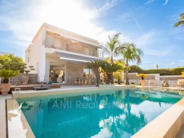 Villa 8 pièces 238 m²