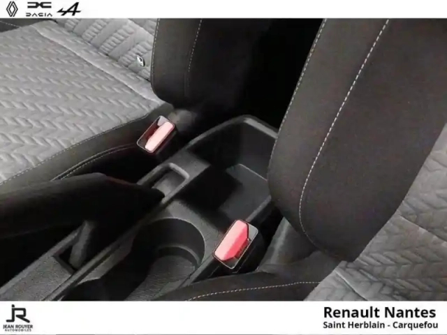 Renault Clio 1.0 tce 90ch evolution — photo 12
