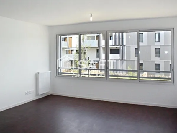 À vendre - Grand studio lumineux de 34 m² à Bègles - Quartier Terres Neuves