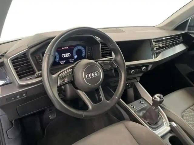 Audi A1 25 tfsi 95 ch bvm5 advanced — photo 9