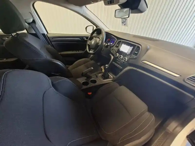 Renault Megane mégane iv berline blue dci 115 — photo 30