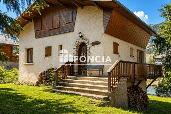Maison 5 pièces 144 m²