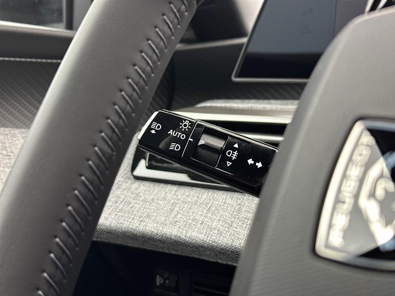 Peugeot 3008 hybrid 145 e-dcs6 allure — photo 19