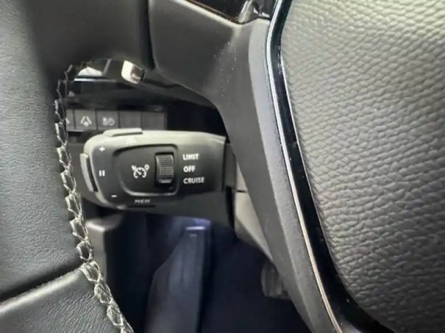 Peugeot 508 hybrid 225 e-eat8 — photo 16