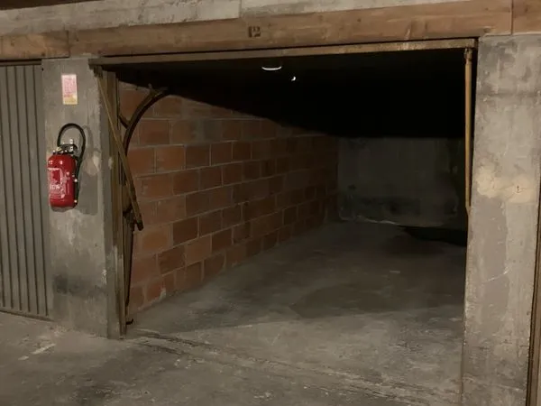 Location Parking fermé