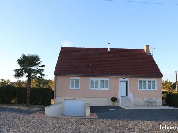Maison 5 pièces 103 m² sur 2 525 m² de terrain - Bourbon-Lancy