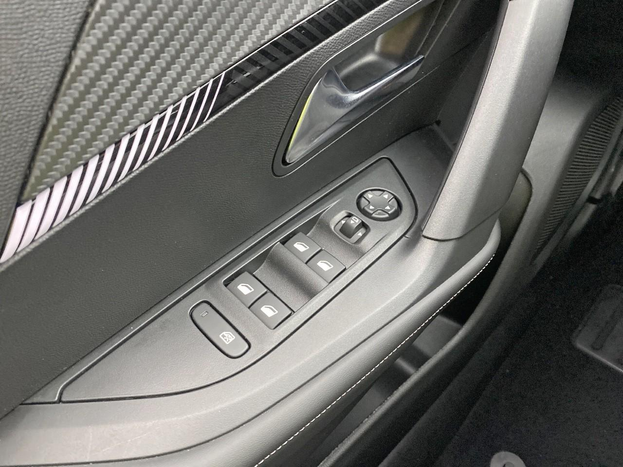 Peugeot 2008 hybrid 145 ch e-dcs6 allure — photo 20