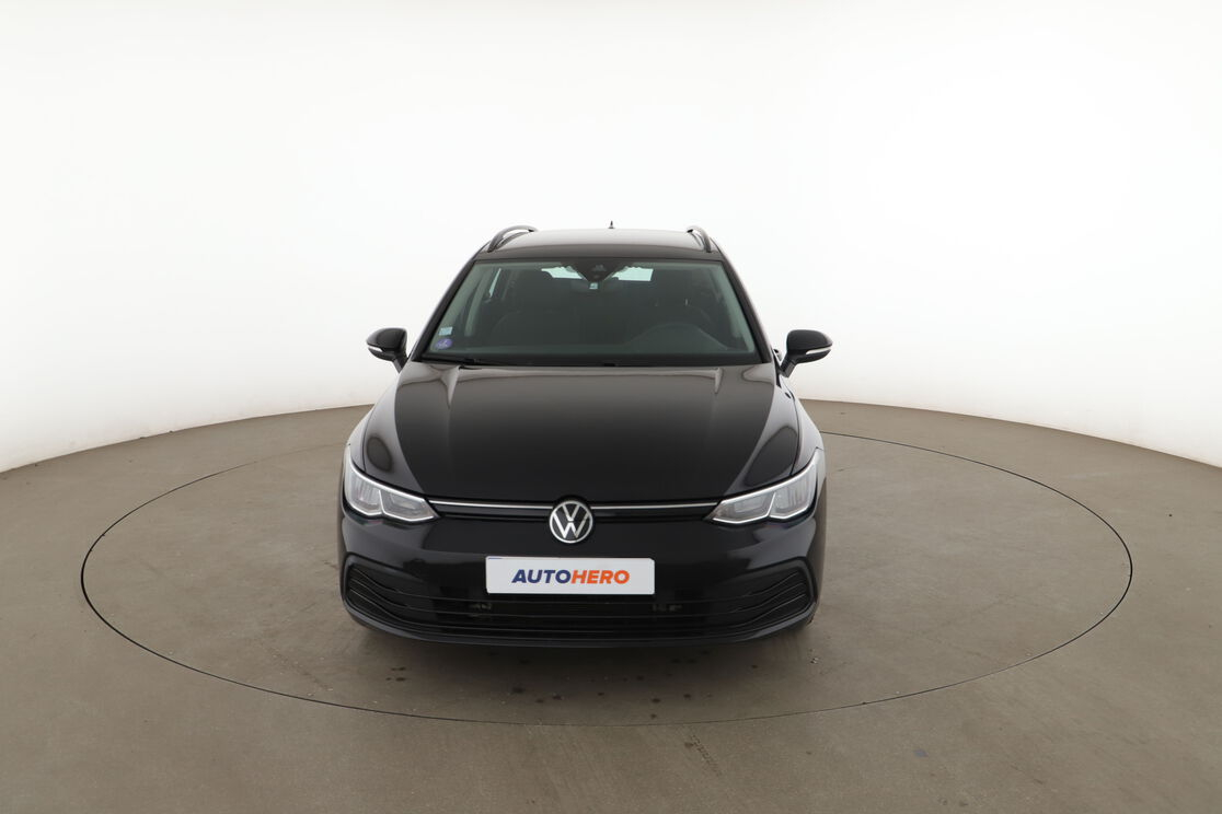 Volkswagen Golf VIII SW 1.0 TSI OPF BV6 — photo 8