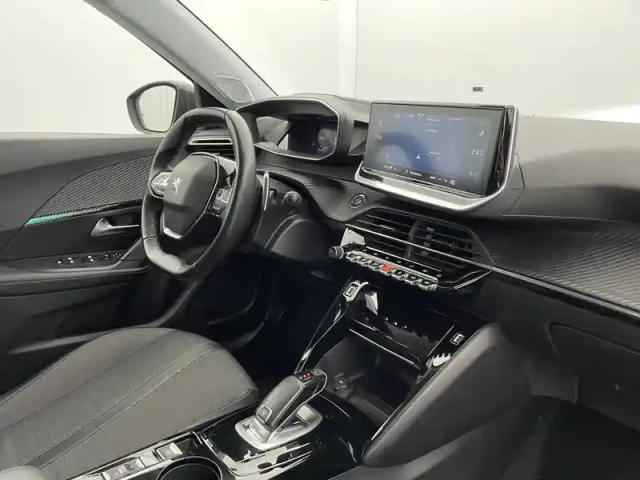 Peugeot 2008 puretech 130 s&amp;s eat8 — photo 27