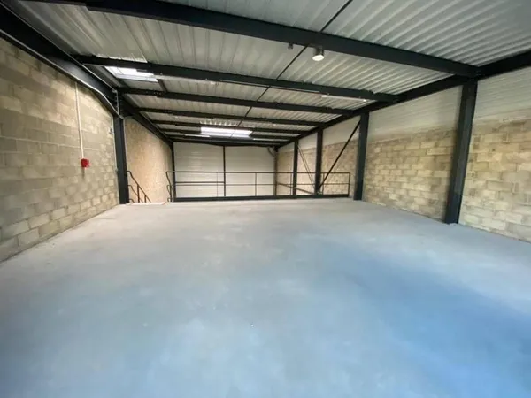Local d'activité 532 m²