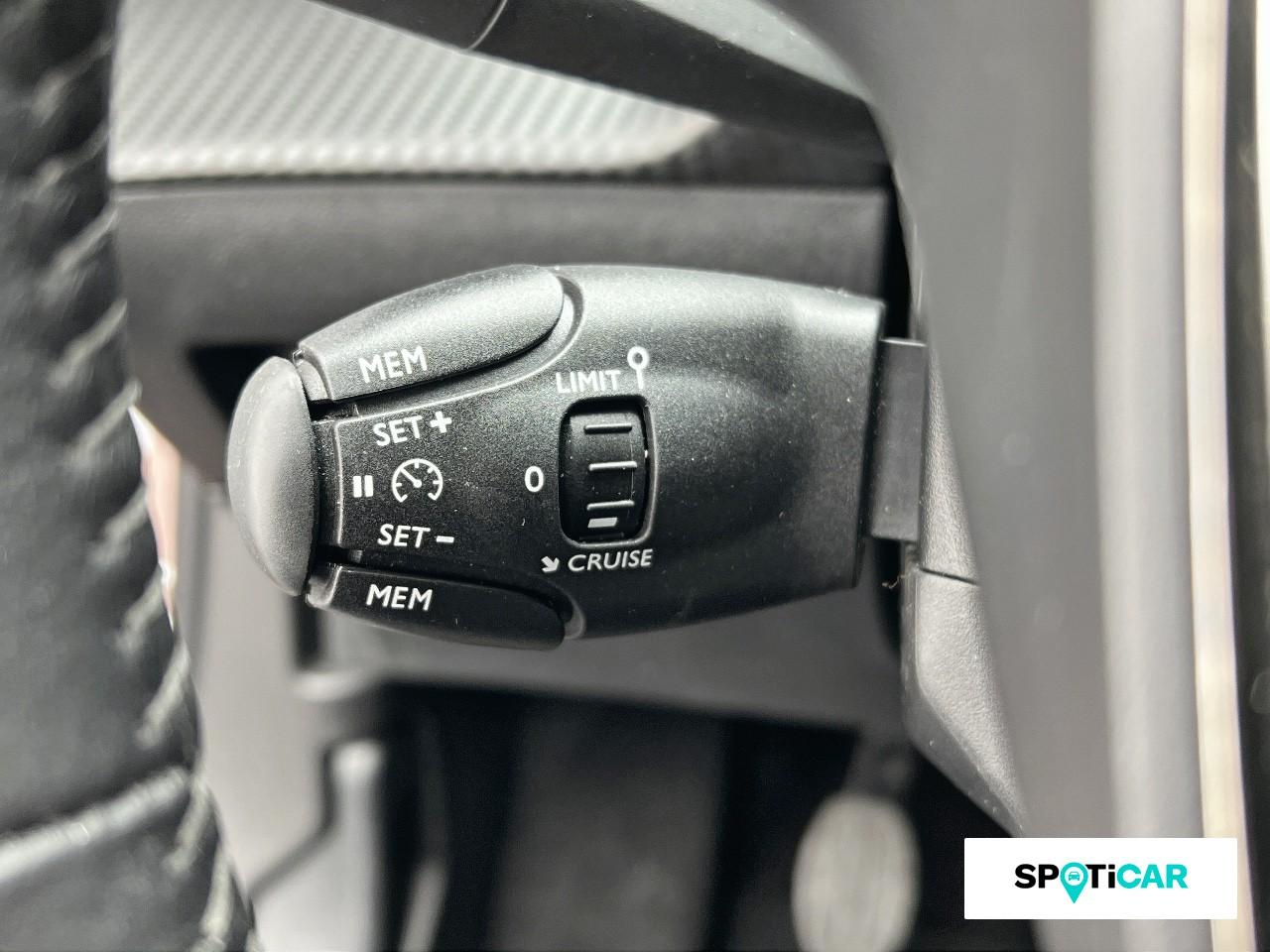Peugeot 2008 1.2 puretech 130ch s&s allure — photo 18