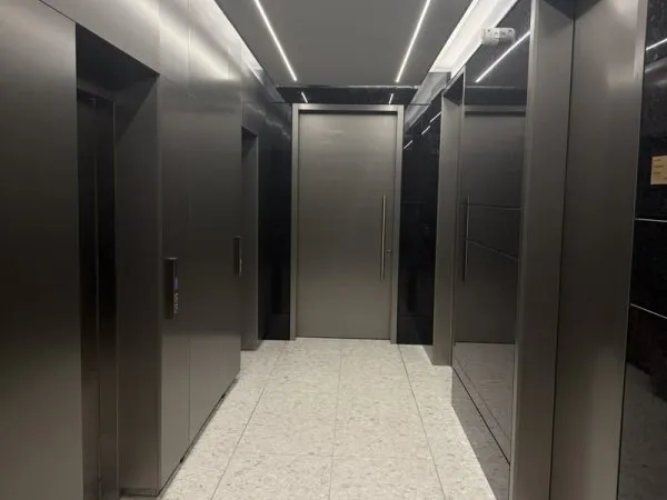 Plateau de bureaux de 401 m2 au 2ème étage avec balcon priva