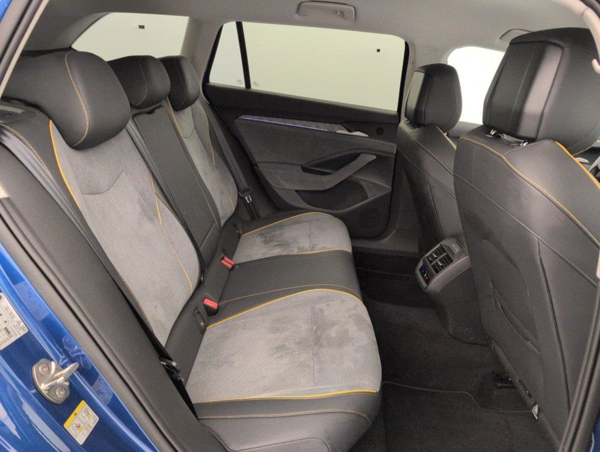 Skoda Superb Combi — photo 10