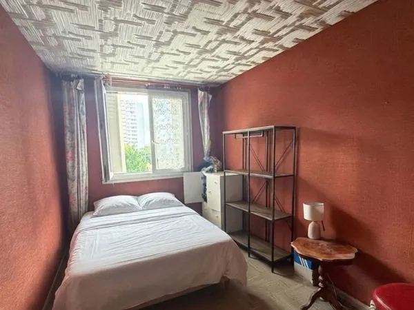 Chambre emménagée dans un appartement de 3 p Tout confort