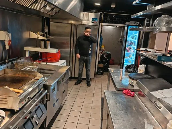 À LOUER - LOCAL COMMERCIAL 150 m² ÉQUIPÉ POUR FAST-FOOD - LOCATION-GÉRANCE