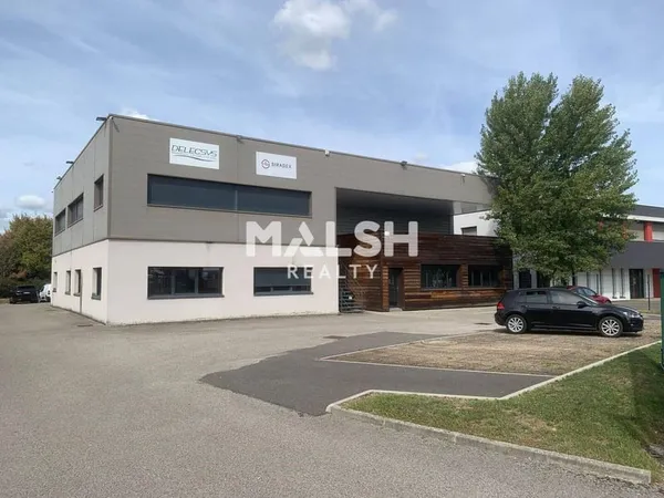 Bureaux 3 pièces 221 m²