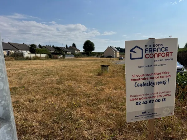 Terrain 833 m²