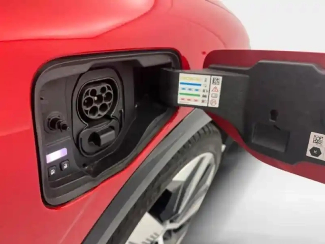 Renault Megane e-tech electric ev60 220ch techno super charge — photo 10