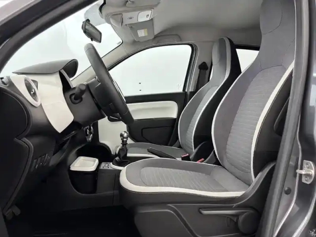 Renault Twingo iii 0.9 tce 90 energy e6c — photo 32