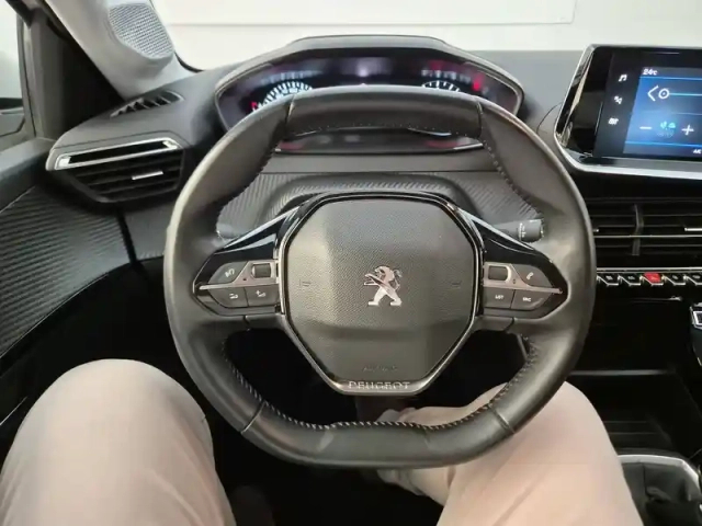 Peugeot 208 puretech 75 s&amp;s bvm5 — photo 16