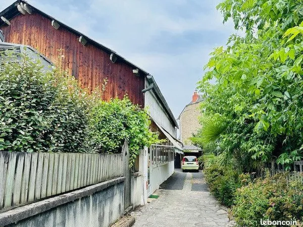 Bureaux 376 m² Brive-la-Gaillarde