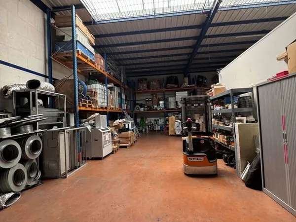 18 / 24 ALLÉE LOUIS BREGUET 93420 VILLEPINTE - 250 m² non divisibles