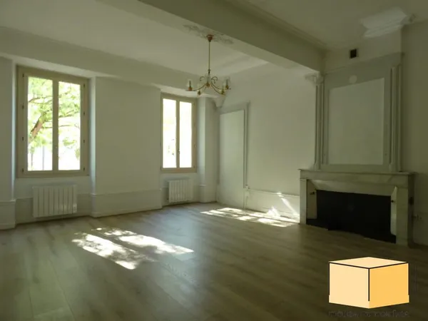 3 pièces, centre ville de BELLEY (01300)