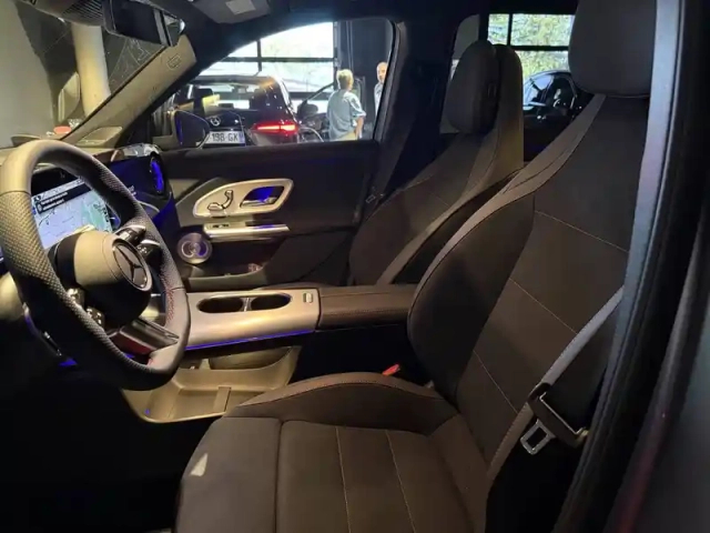 Mercedes Glb 200 — photo 15